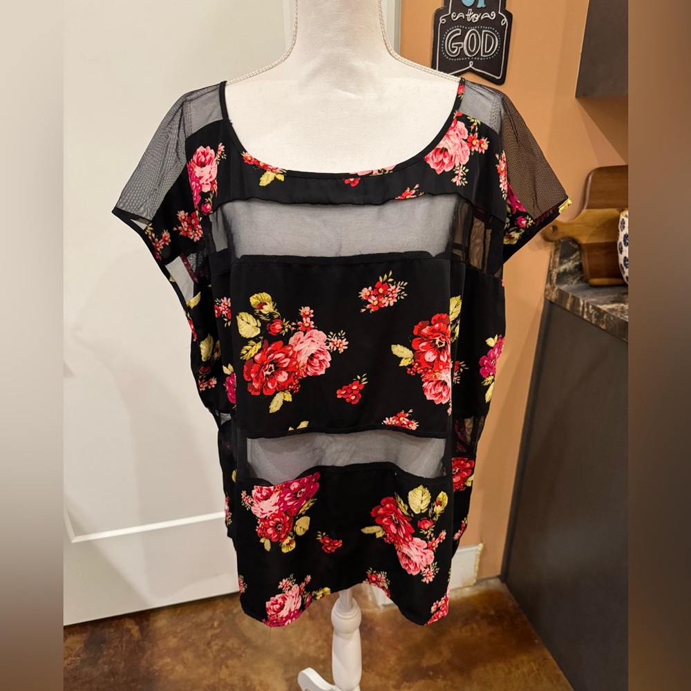 TORRID | Floral Mesh Panels | Short-Sleeve Top